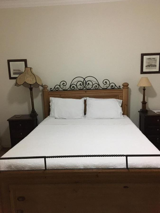 Villa Serena Bed & Breakfast Ембу Екстер'єр фото