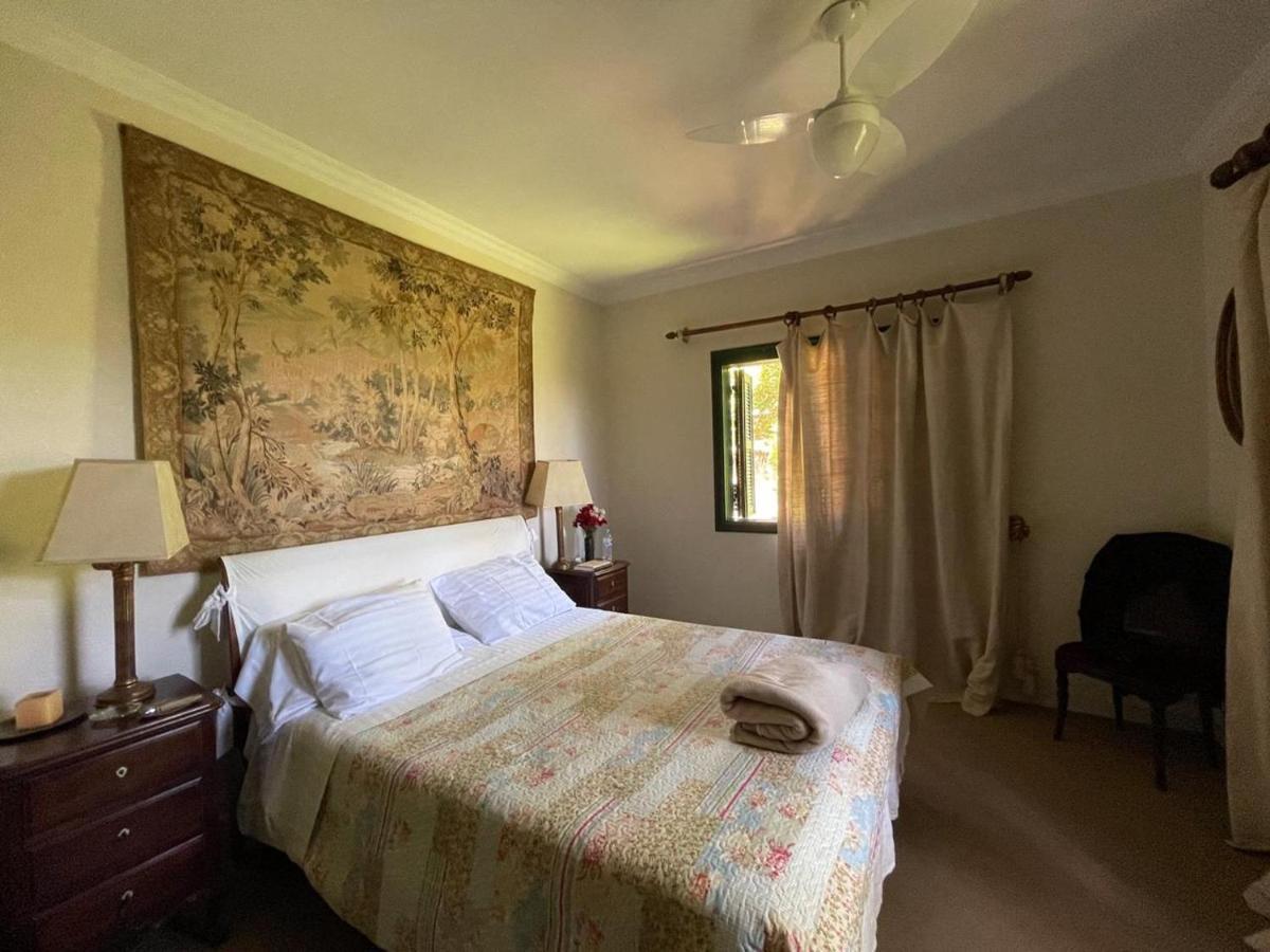Villa Serena Bed & Breakfast Ембу Екстер'єр фото