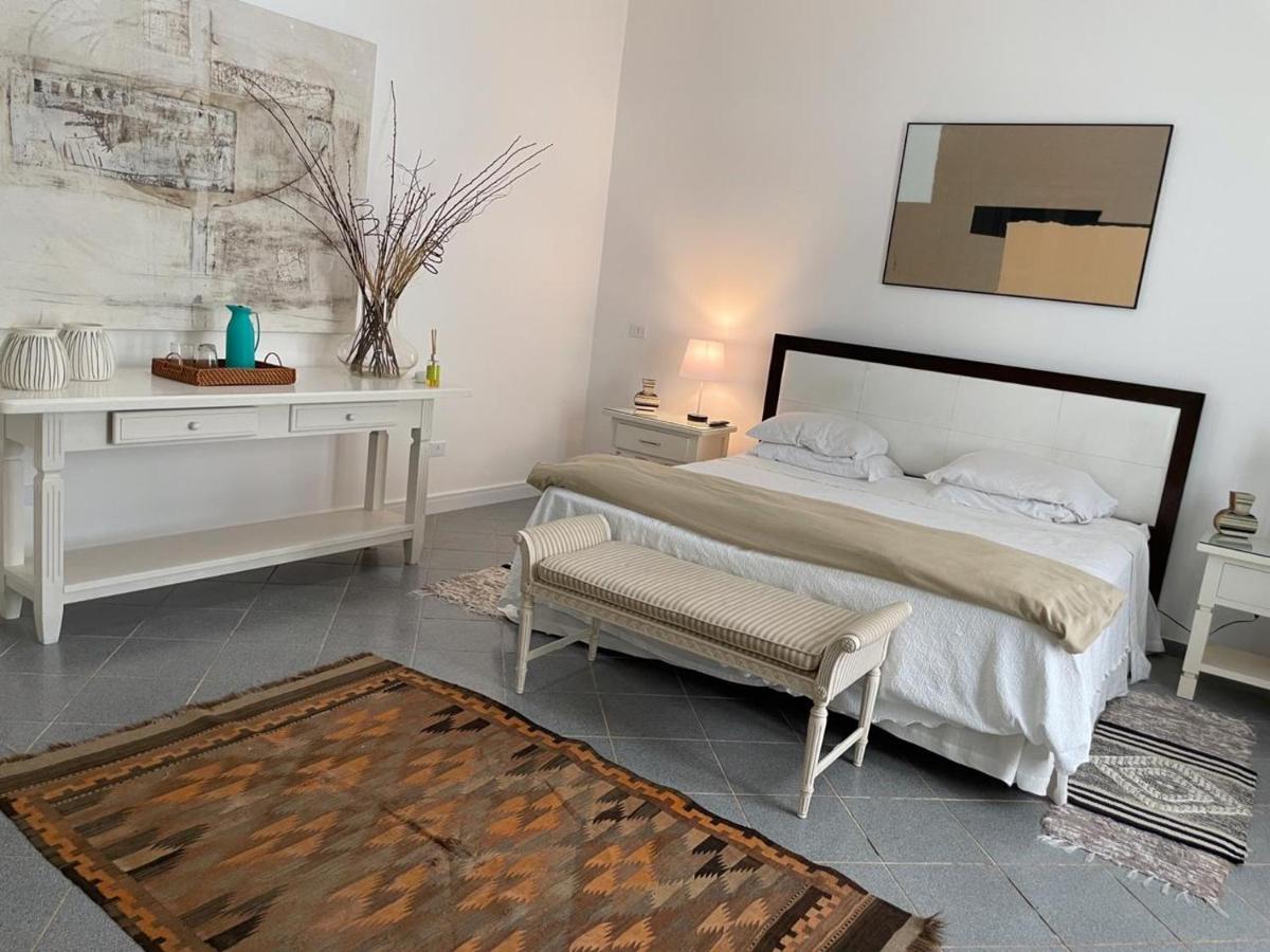 Villa Serena Bed & Breakfast Ембу Екстер'єр фото