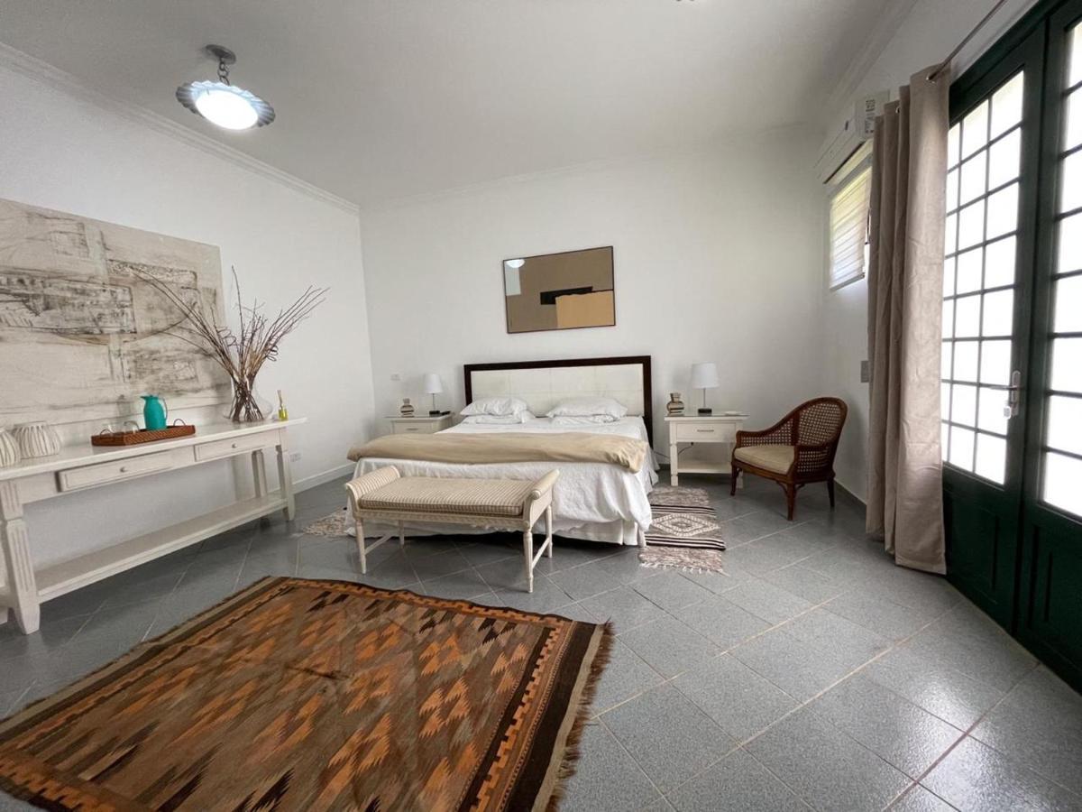 Villa Serena Bed & Breakfast Ембу Екстер'єр фото