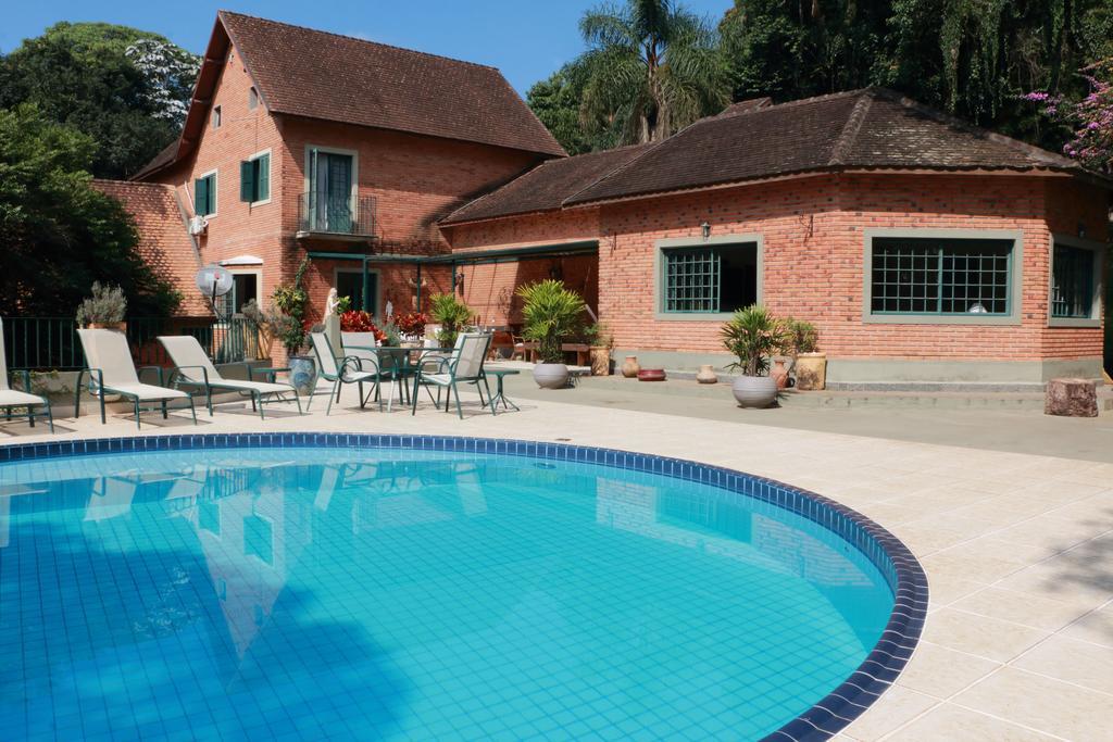 Villa Serena Bed & Breakfast Ембу Екстер'єр фото