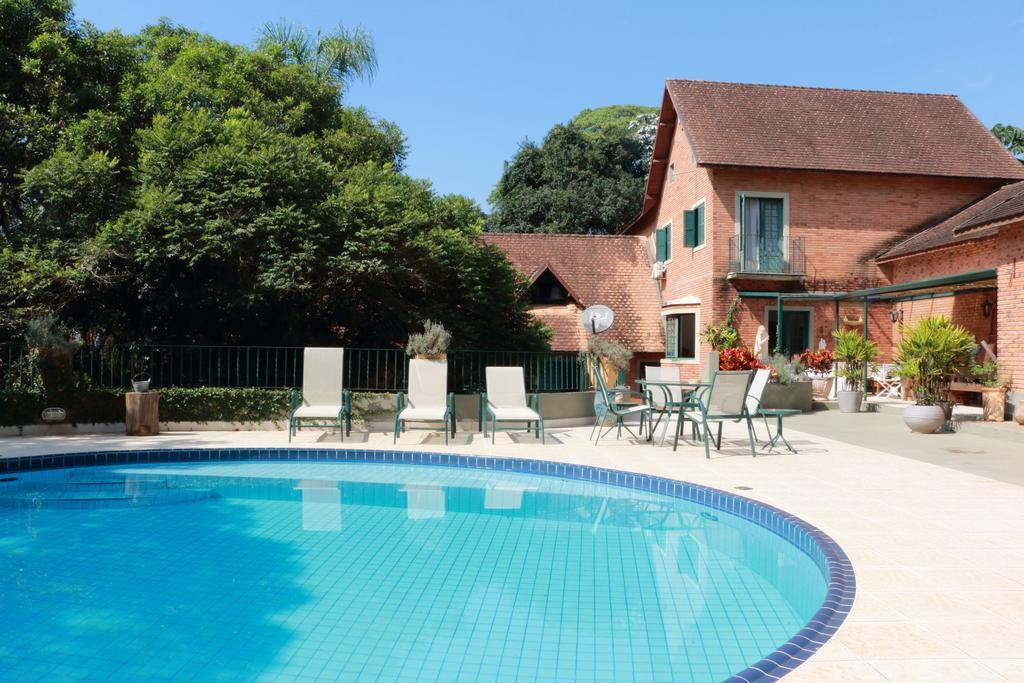 Villa Serena Bed & Breakfast Ембу Екстер'єр фото