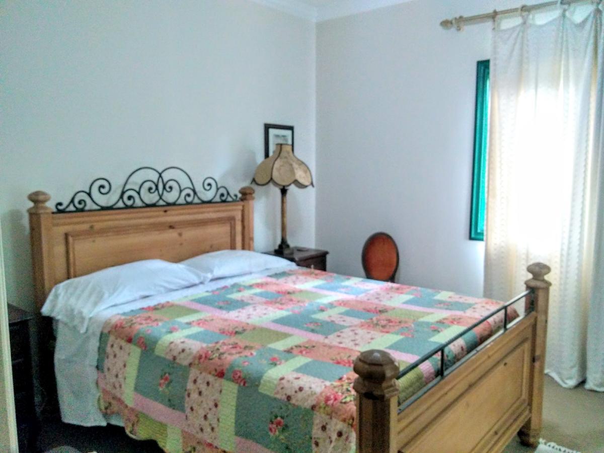 Villa Serena Bed & Breakfast Ембу Екстер'єр фото